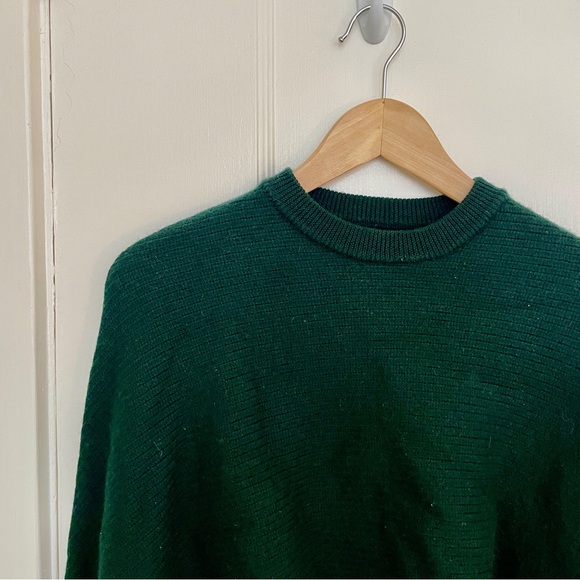 ARITZIA Cropped‎ Green Sweater, So Cute!! - Picture 5 of 10